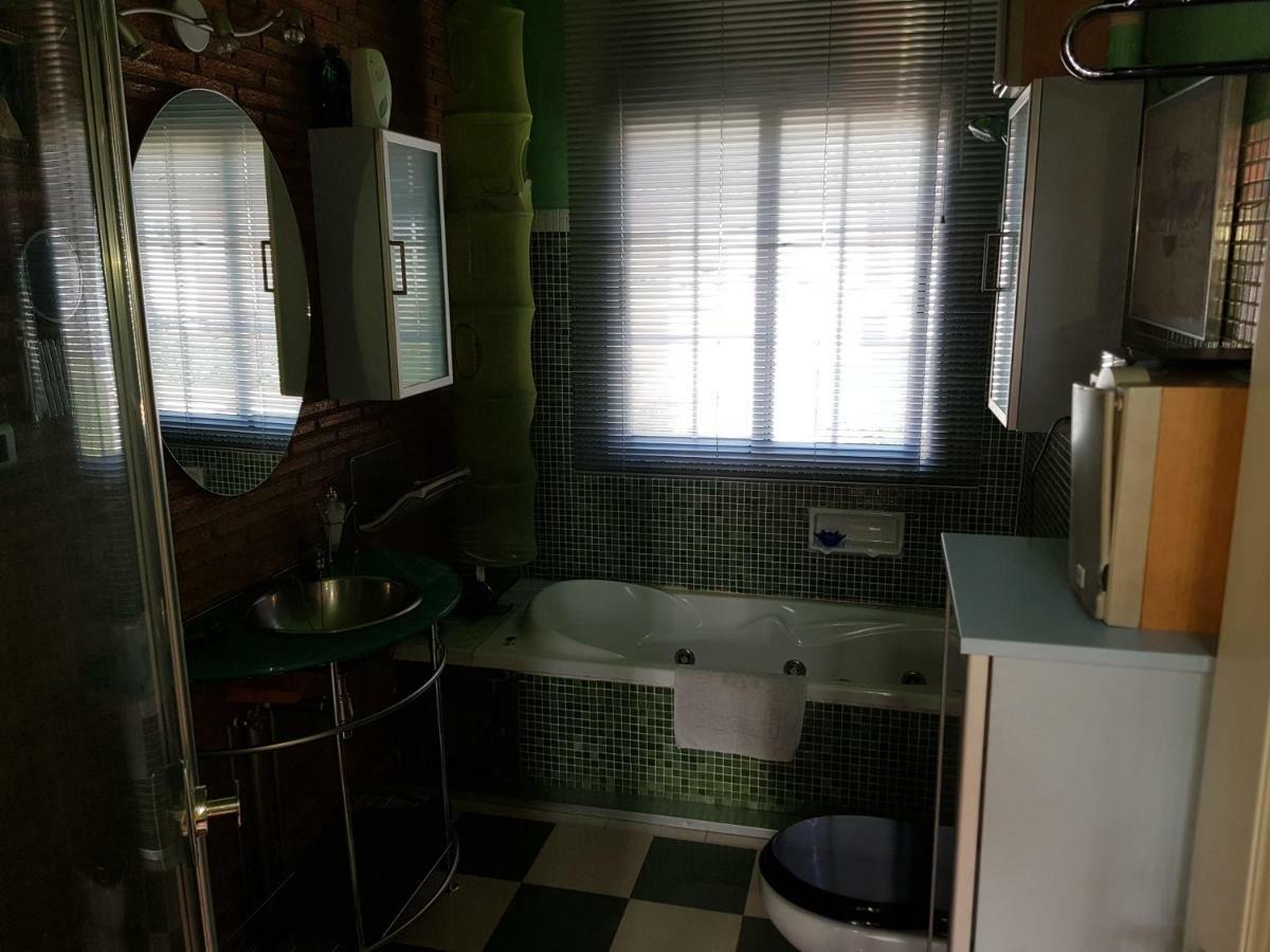 Casa En Peligros Cerca De Granada Villa Luaran gambar
